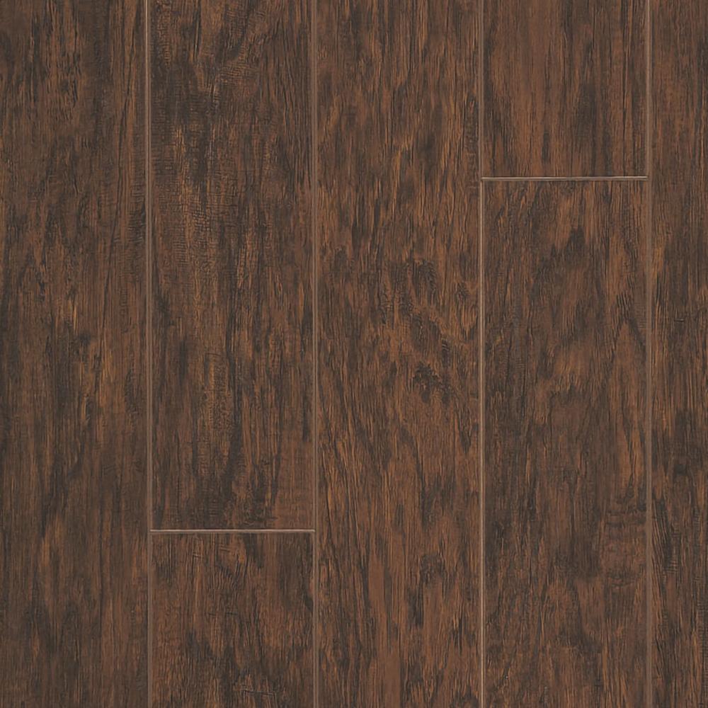 LiquiDefense Colebrook Oak 8 1 32 x 47 5 8 Laminate Flooring 21.26 sq.ft ctn at Menards