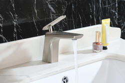 Tuscany® Onaka® One-Handle 4