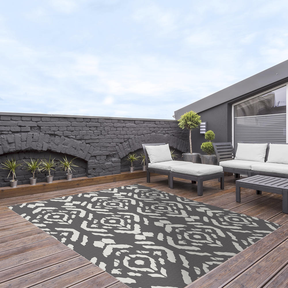 Korhani Kyle Cream/Brown 5' x 7' Patio Rug