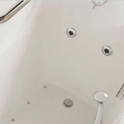 Avora Bath 60W x 30D White Right Drain 36-Dual Jet Massage Walk-In  Whirlpool Bathtub at Menards®