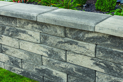 4 x 20 Quarry Gray Kendall Splitface Corner Freestanding Wall