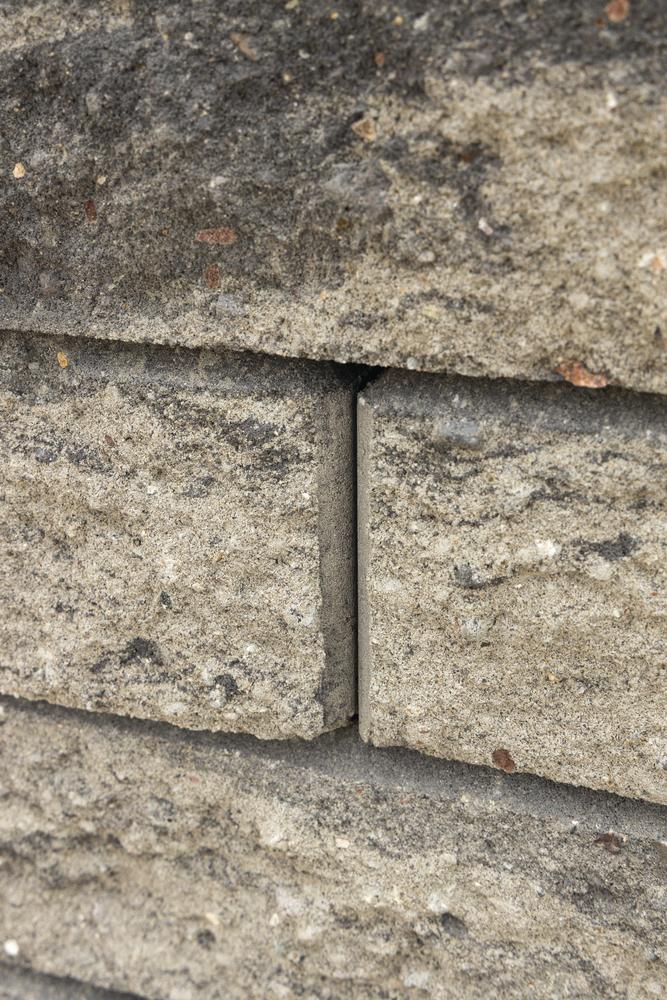 4 x 20 Quarry Gray Kendall Splitface Freestanding Wall Block