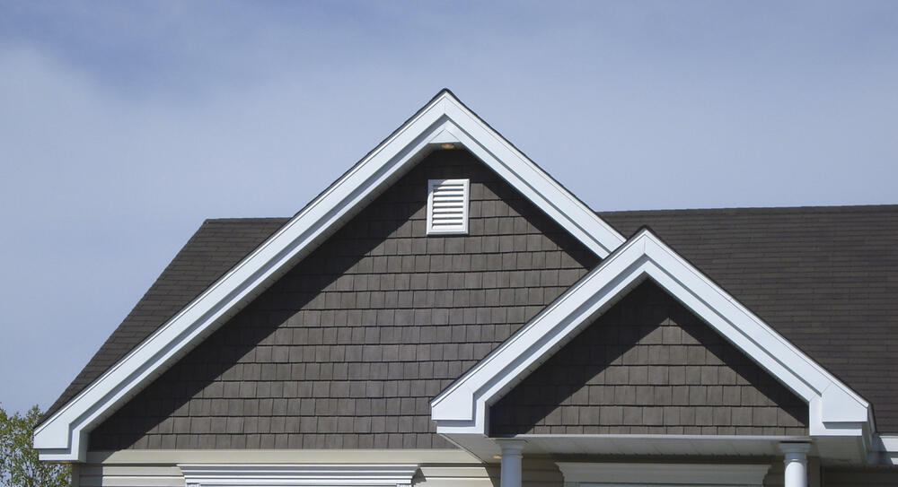 Novik® Heritage Gray Rough Sawn Cedar Shingle-Look Polymer Corner Novik® Heritage Gray Rough Sawn Cedar Shingle-Look Polymer Corner