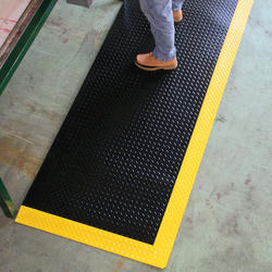 Rhino Diamond-Plate Heavy-Duty Anti-Fatigue Mat