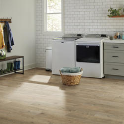 Mohawk® SplashArmor Selections 8 Meadow Lane Oak 7-1/2