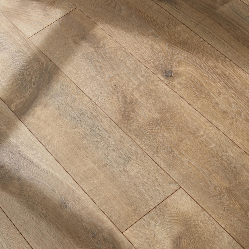 Pergo® Classics Summer Oak 7-1/2 x 47-1/4 Attached Pad Laminate Flooring (22.09 sq.ft/ctn)