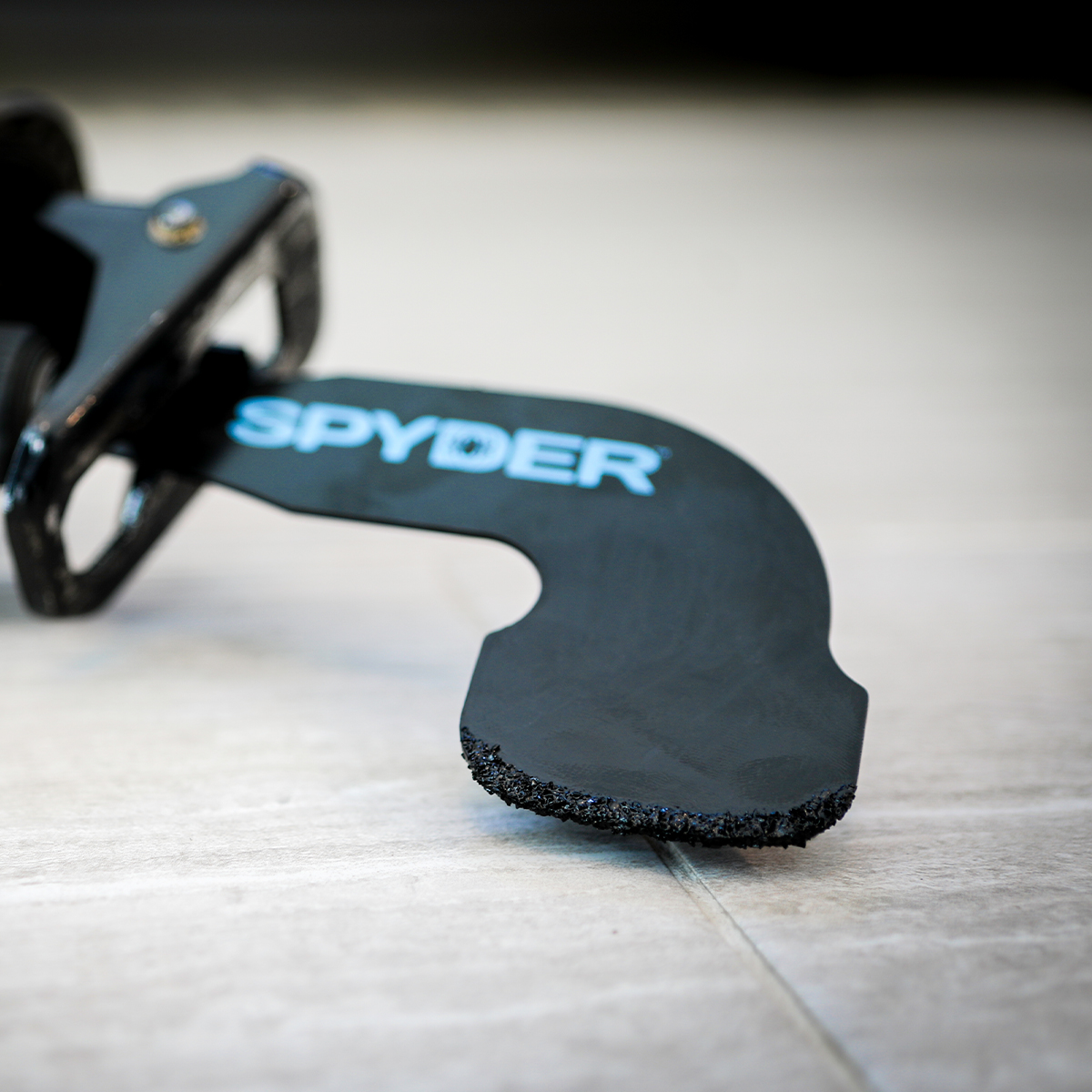 Spyder grout out top