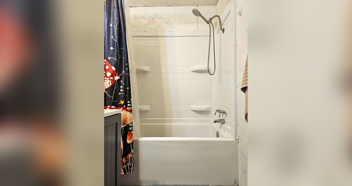 Bathtub Replacement Project by Jessica at Menards®