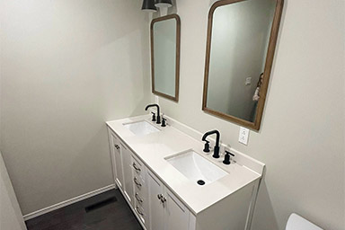 https://cdn.menardc.com/main/store/20090519001/assets/images6/MyProjectGallery/Projects/BathProjects/HallwayBathroomMakeover/Feature.jpg