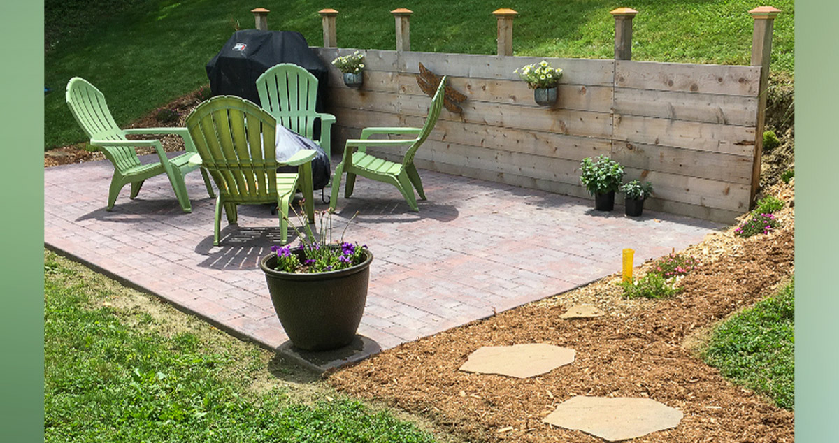 Patio with Cedar Screen Wall Project by Francis at Menards®