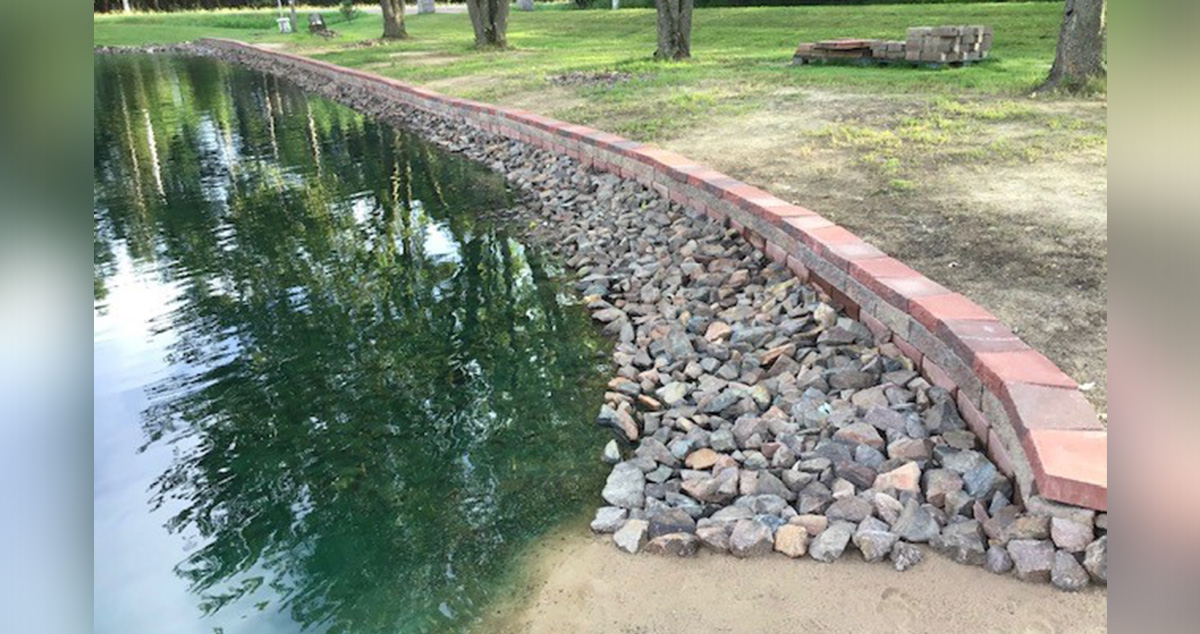 Build a pond with retaining hot sale wall blocks