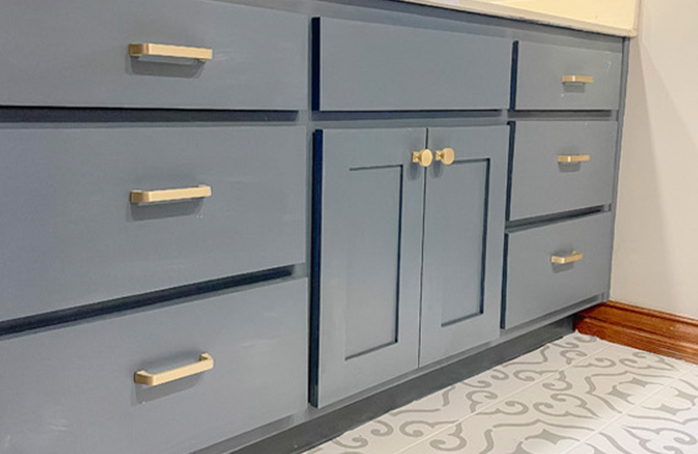 thumbnail interactive-video image 1 of Diva’s Rust-Oleum Cabinet Transformation – THE DOMESTIC DIVA'S DISASTERS 1 of 1