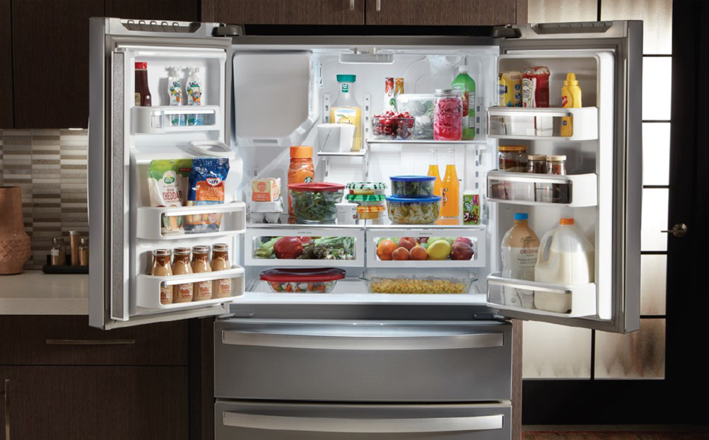 https://cdn.menardc.com/main/store/20090519001/assets/images6/_Vendor/Whirlpool/2021/Refrigerators-Scene.jpg